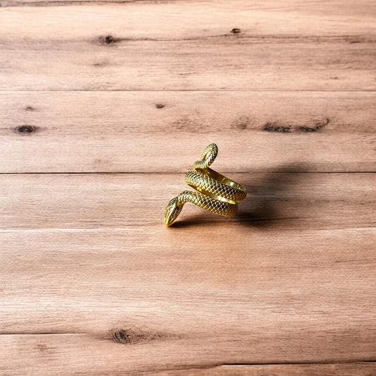Lovely vintage style sterling silver snake ring in gold.