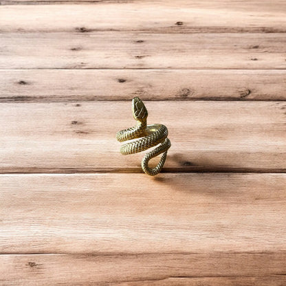 Lovely vintage style sterling silver snake ring in gold.