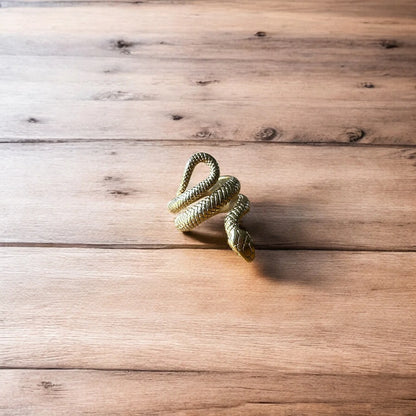 Lovely vintage style sterling silver snake ring in gold.
