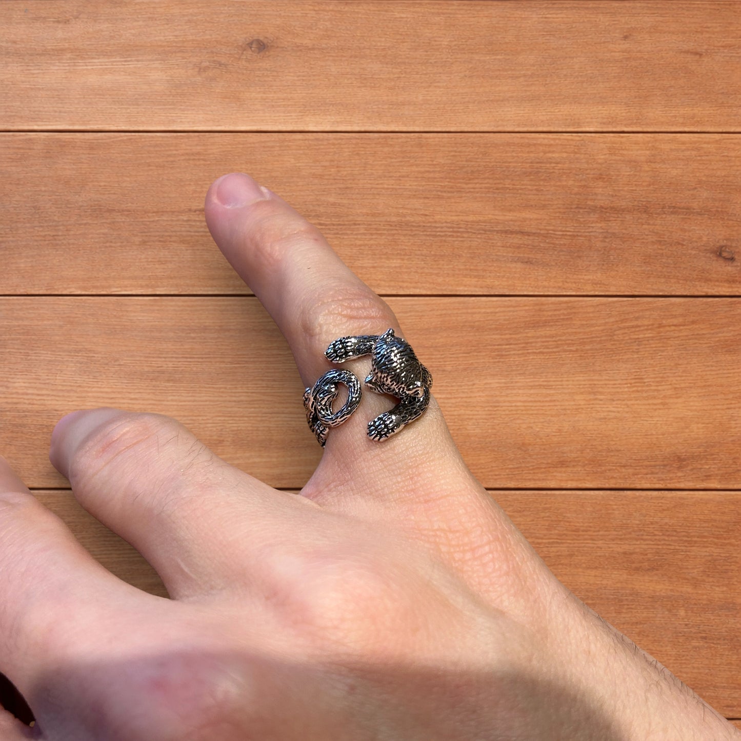 Lovely vintage style sterling silver monkey in silver.