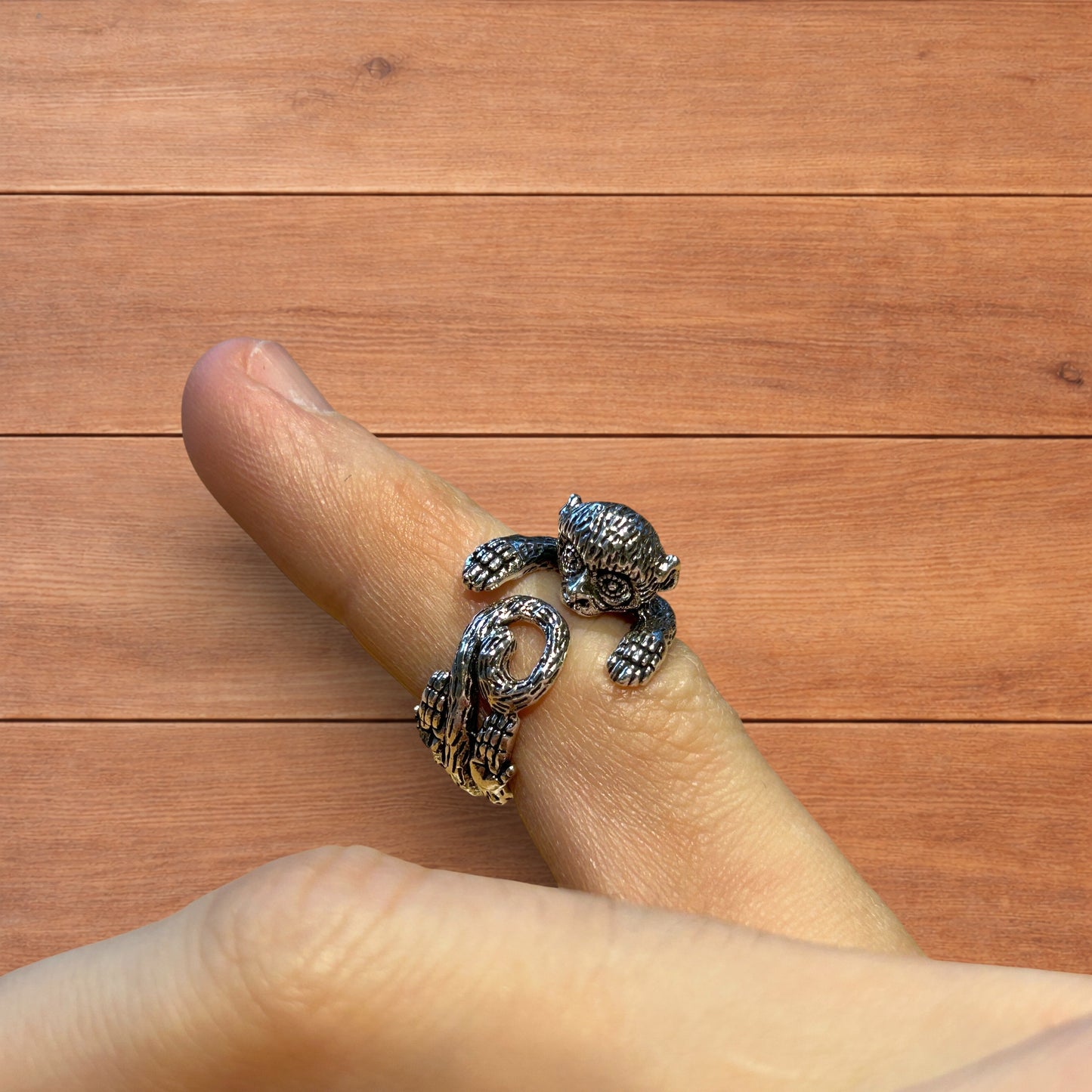 Lovely vintage style sterling silver monkey in silver.