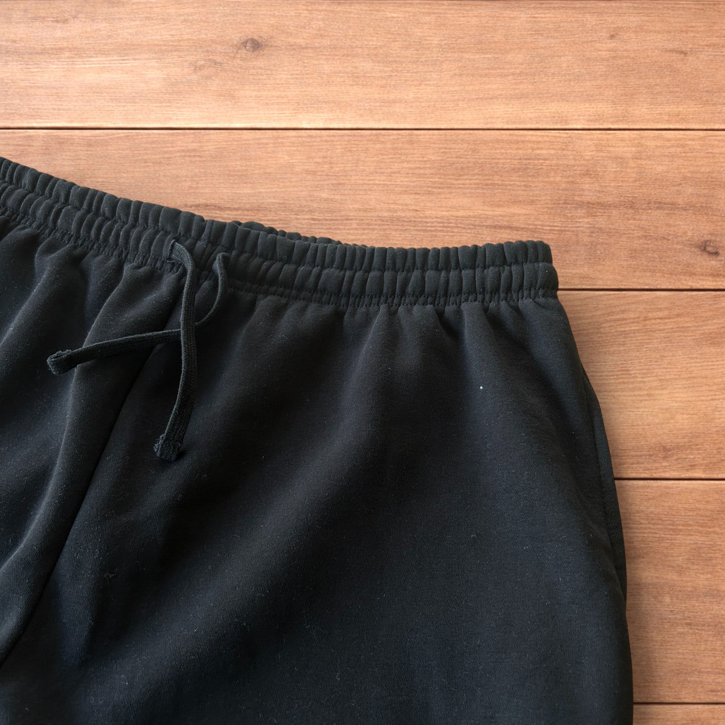 Lovely super baggy wide leg long jersey shorts jorts in black.