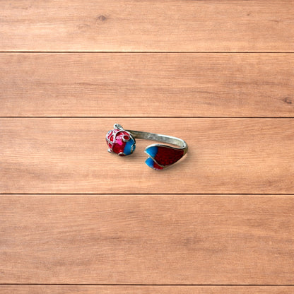 Lovely vintage style stainless steel retro fish ring in silver.