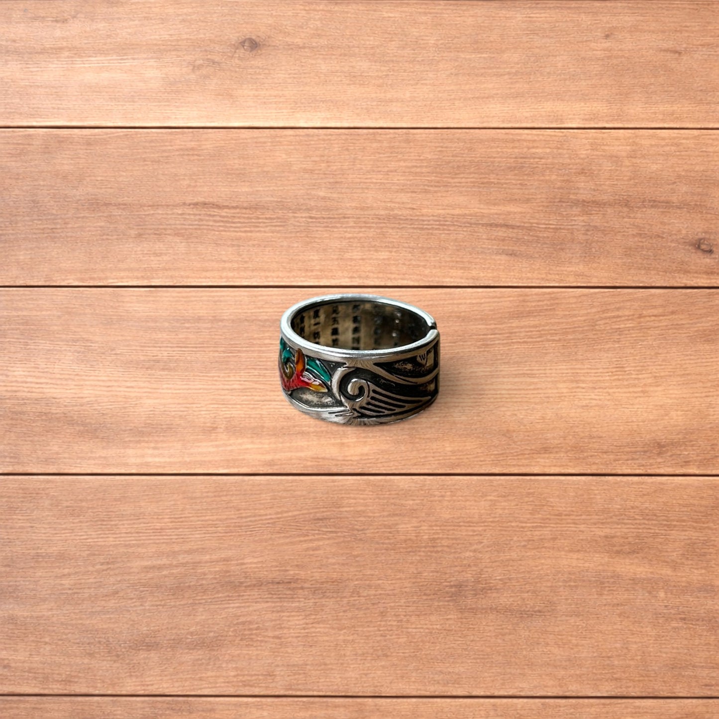Lovely vintage style stainless steel retro fish band ring in silver.
