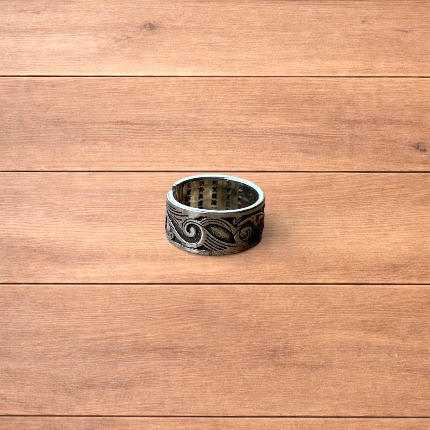 Lovely vintage style stainless steel retro fish band ring in silver.