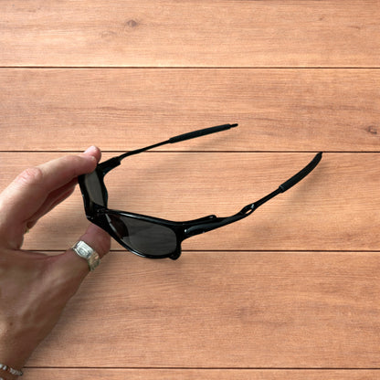 Insane metal frame sunglasses in black with black lense.