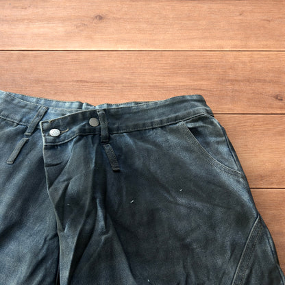 Super baggy vintage style wide leg skater fit jeans in faded washed dark blue/grey.