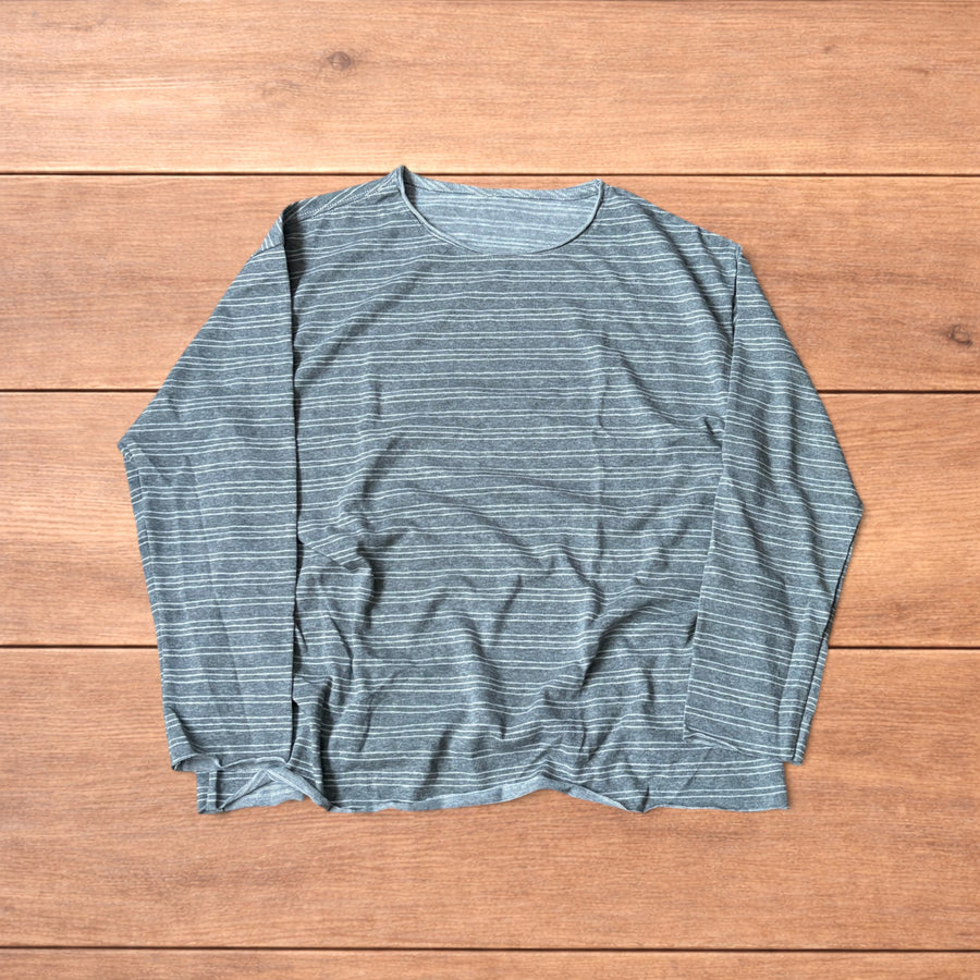 Relaxed fit striped long sleeve top t-shirt in grey.