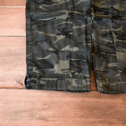 Super baggy wide leg cargo carpenter trousers in army camo.