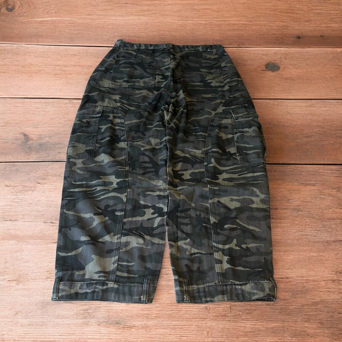 Super baggy wide leg cargo carpenter trousers in army camo.