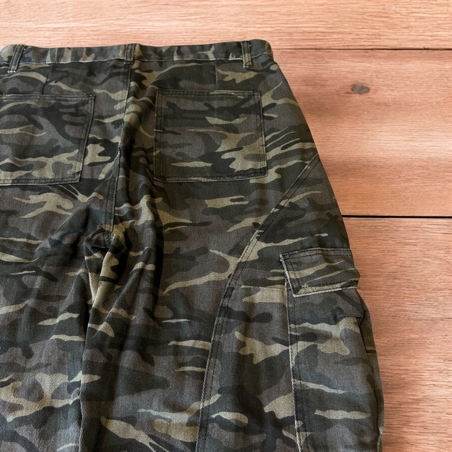 Super baggy wide leg cargo carpenter trousers in army camo.