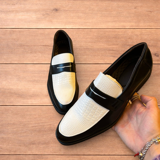 Lovely classic style loafers shoes in black and white design.