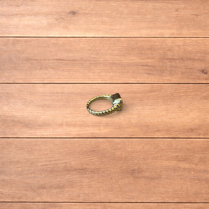 Lovely vintage style gold ring with black gemstone.
