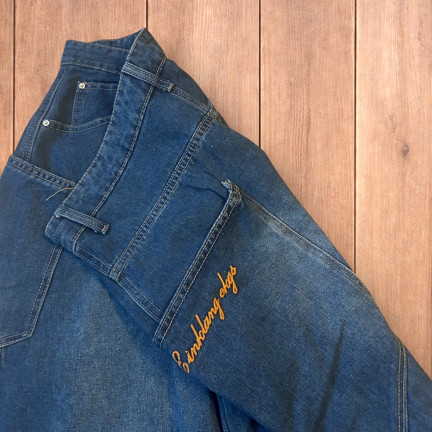 Incredible vintage style baggy wide leg skater fit jeans in mid blue.