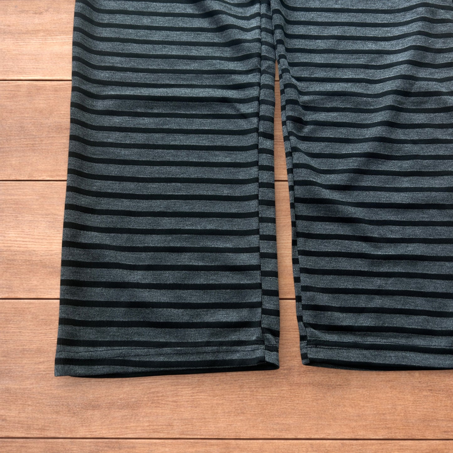 Lovely baggy straight leg striped lounge pants trousers in black/grey.