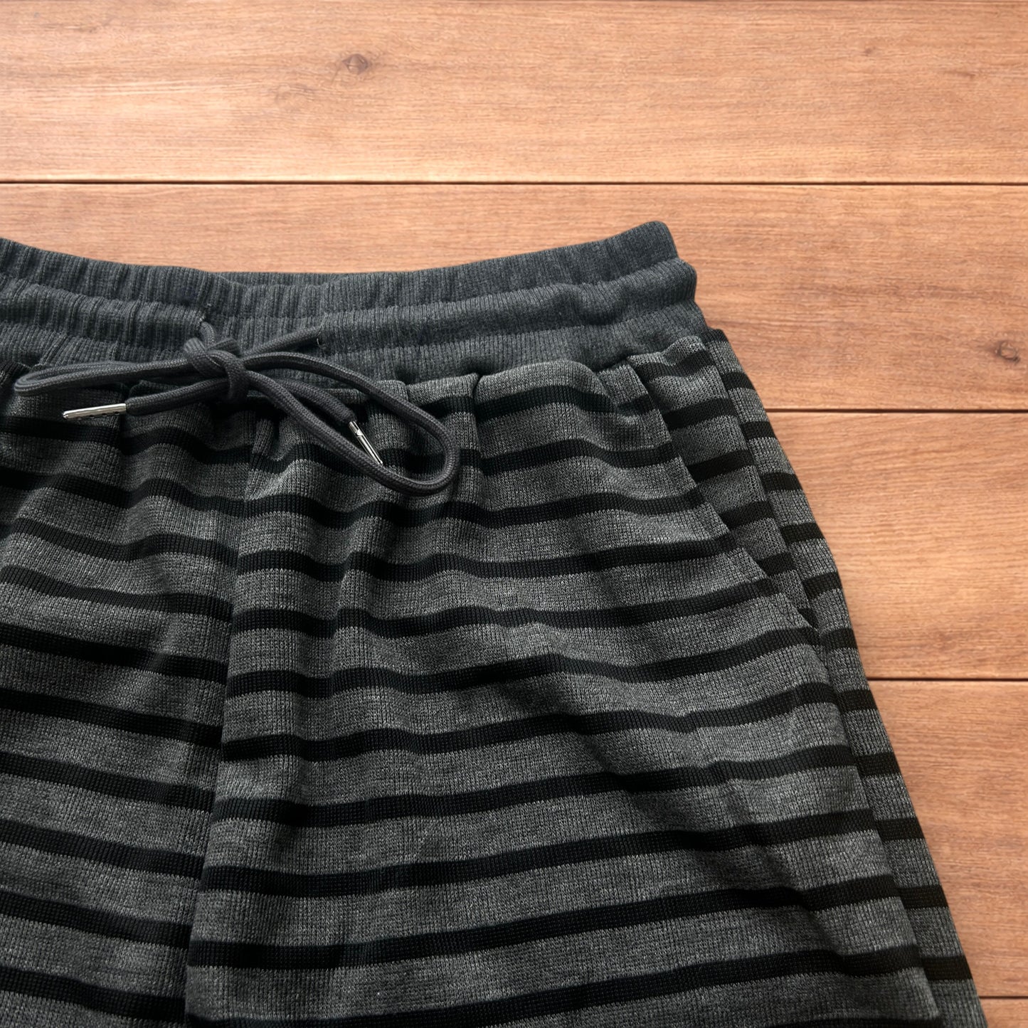 Lovely baggy straight leg striped lounge pants trousers in black/grey.