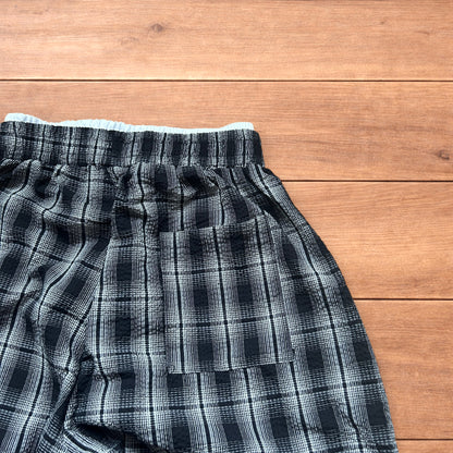 Lovely baggy wide leg checkered lounge pants trousers in black/white.