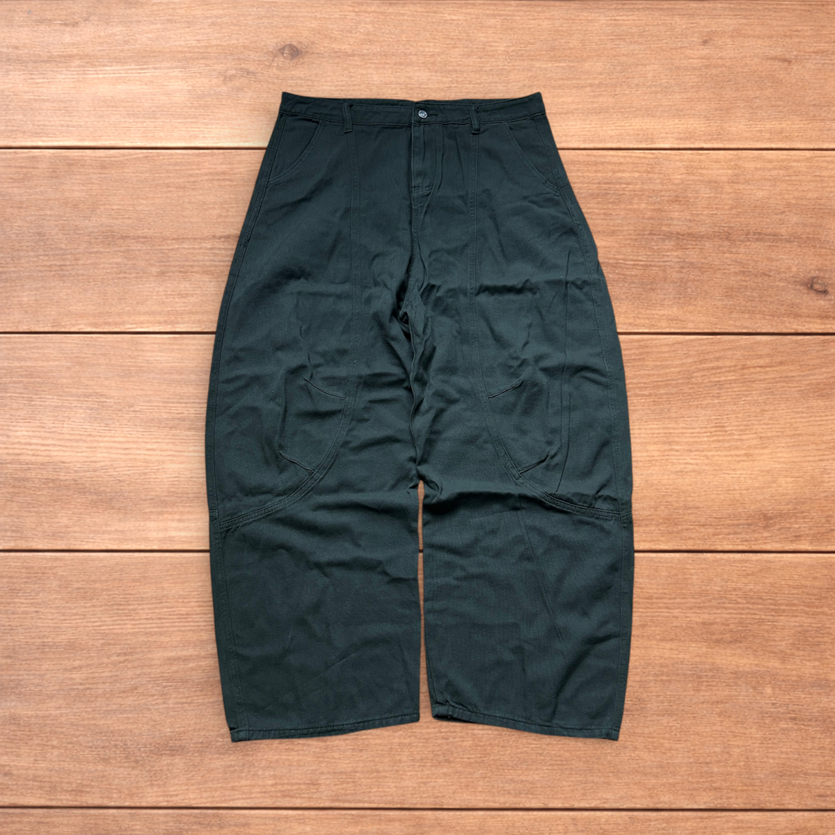 Vintage military-style baggy wide leg cargo trousers in khaki green