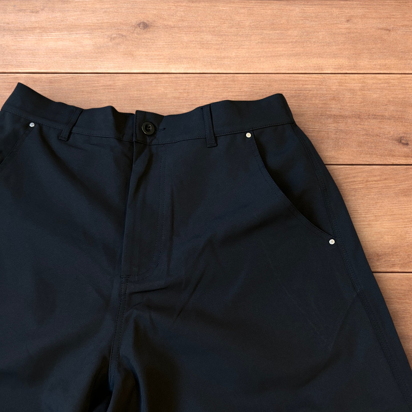 Vintage style baggy wide leg balloon fit tailored trousers in black.