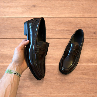 Lovely faux leather penny dress loafers shoes in brown.