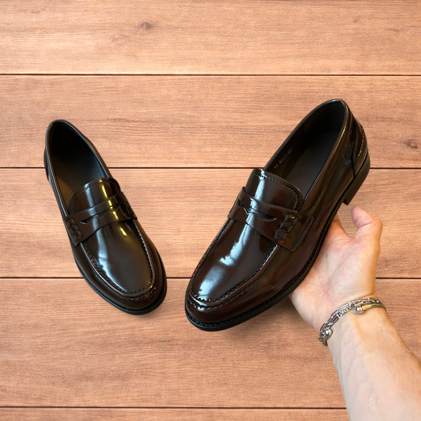 Lovely faux leather penny dress loafers shoes in brown.