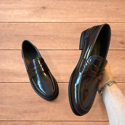 Lovely faux leather penny dress loafers shoes in brown.