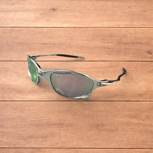 Insane metal frame sunglasses in silver with purple lense.