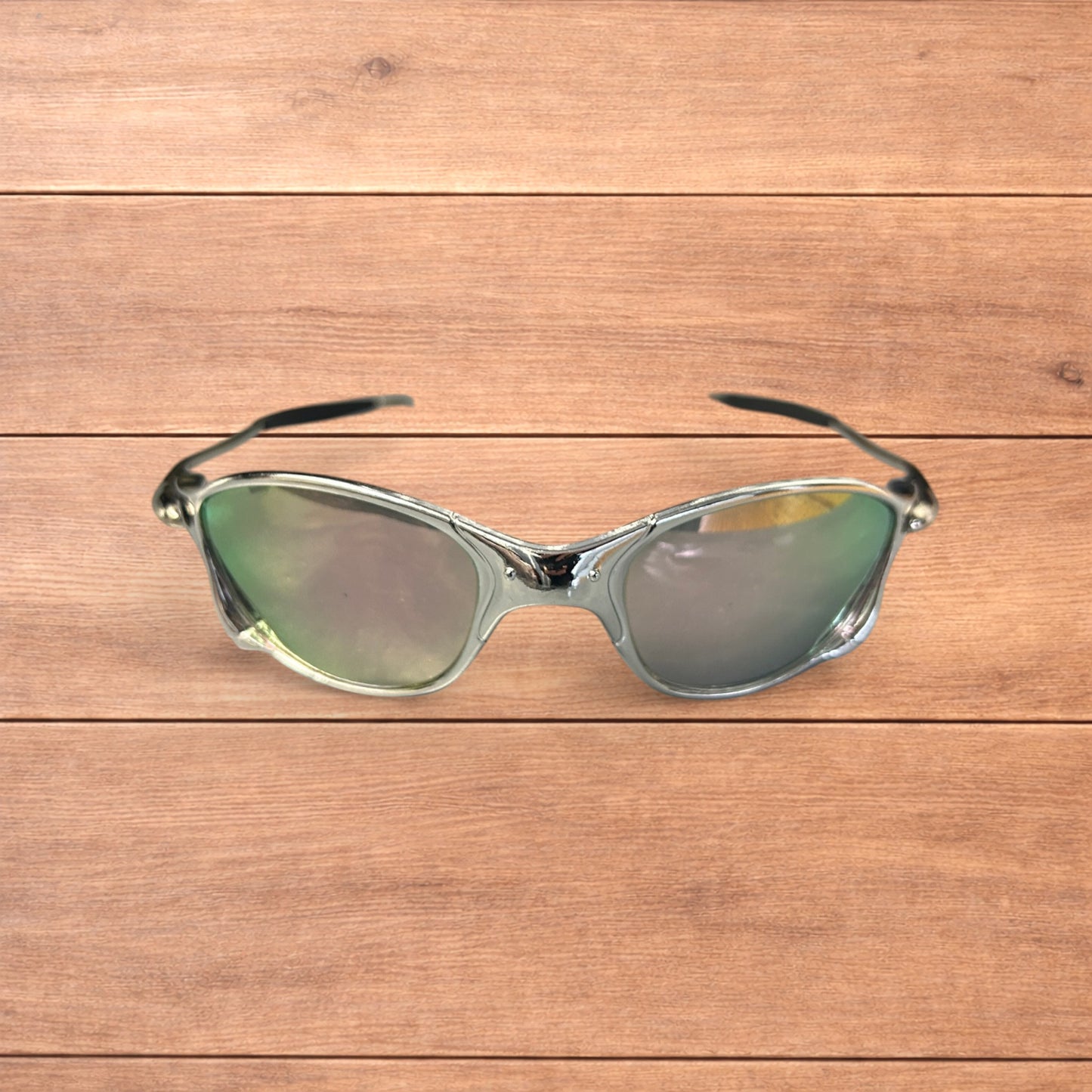 Insane metal frame sunglasses in silver with purple lense.