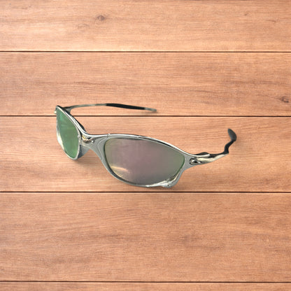 Insane metal frame sunglasses in silver with purple lense.