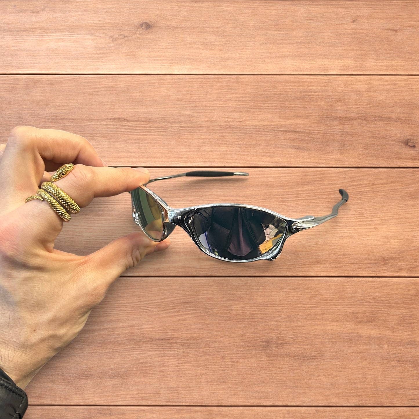Insane metal frame sunglasses in silver with purple lense.
