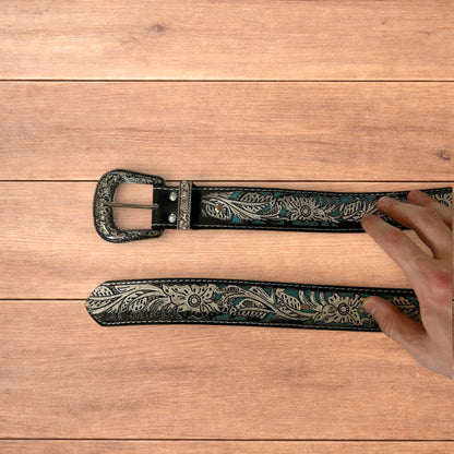 Lovely vintage style boho floral design belt with silver buckle.