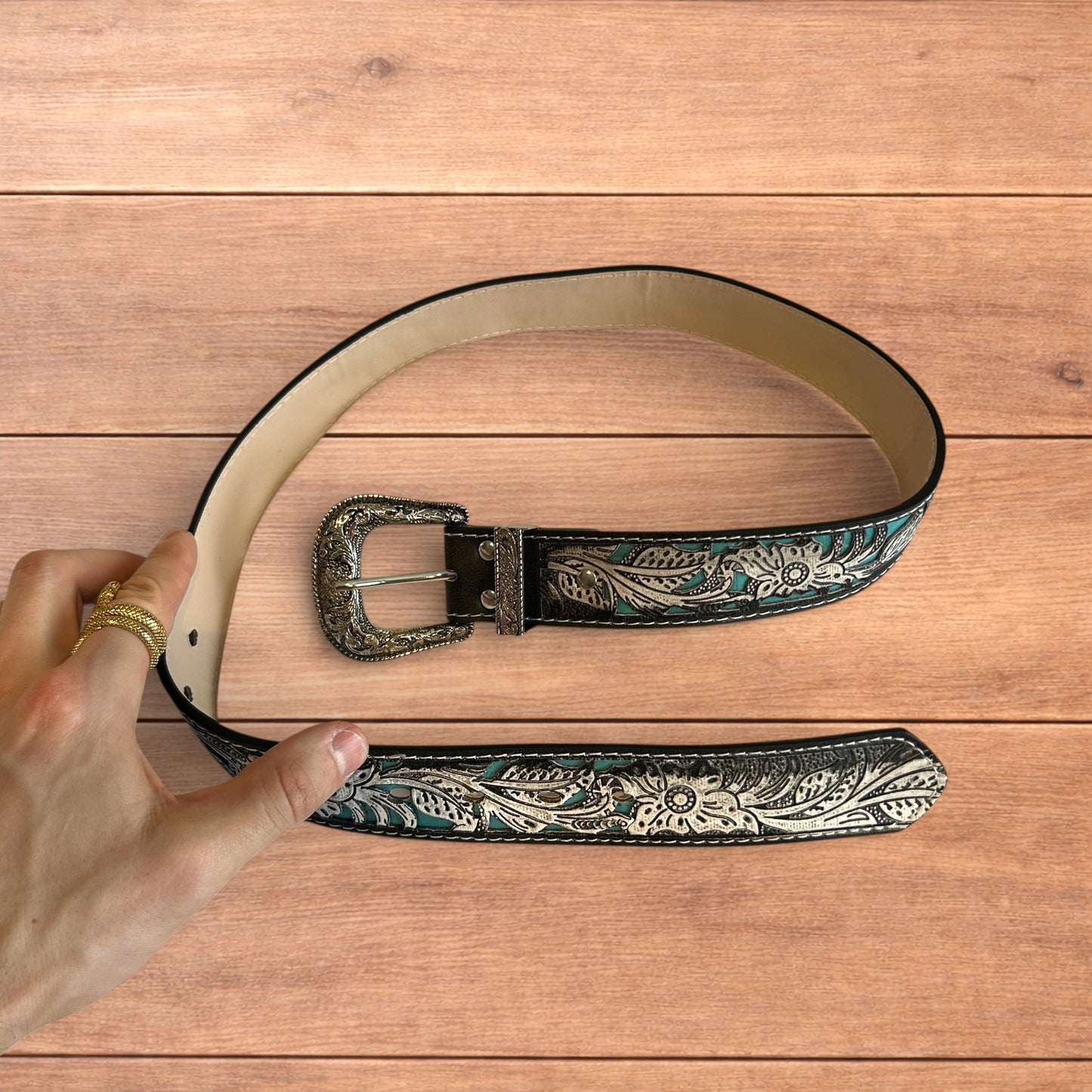 Lovely vintage style boho floral design belt with silver buckle.