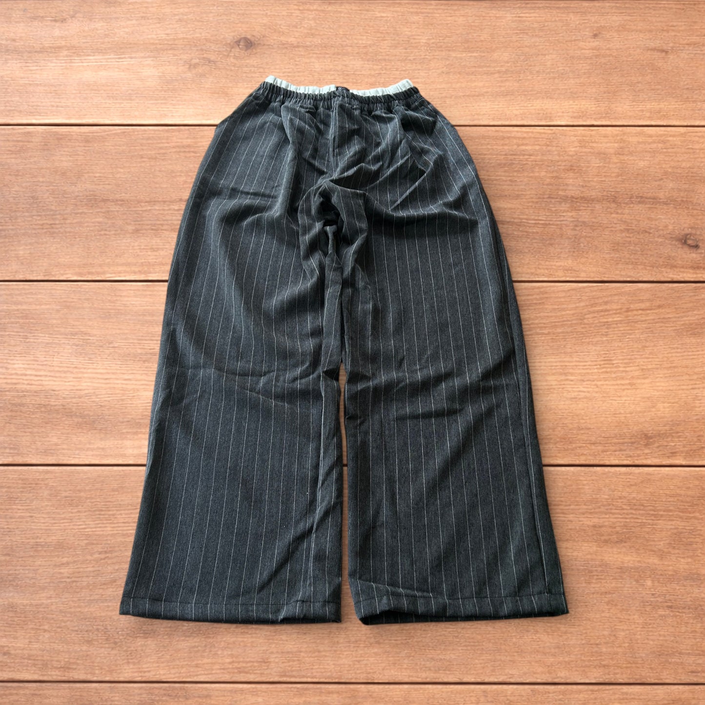 Lovely baggy wide leg pinstripe lounge pants trousers in dark grey.