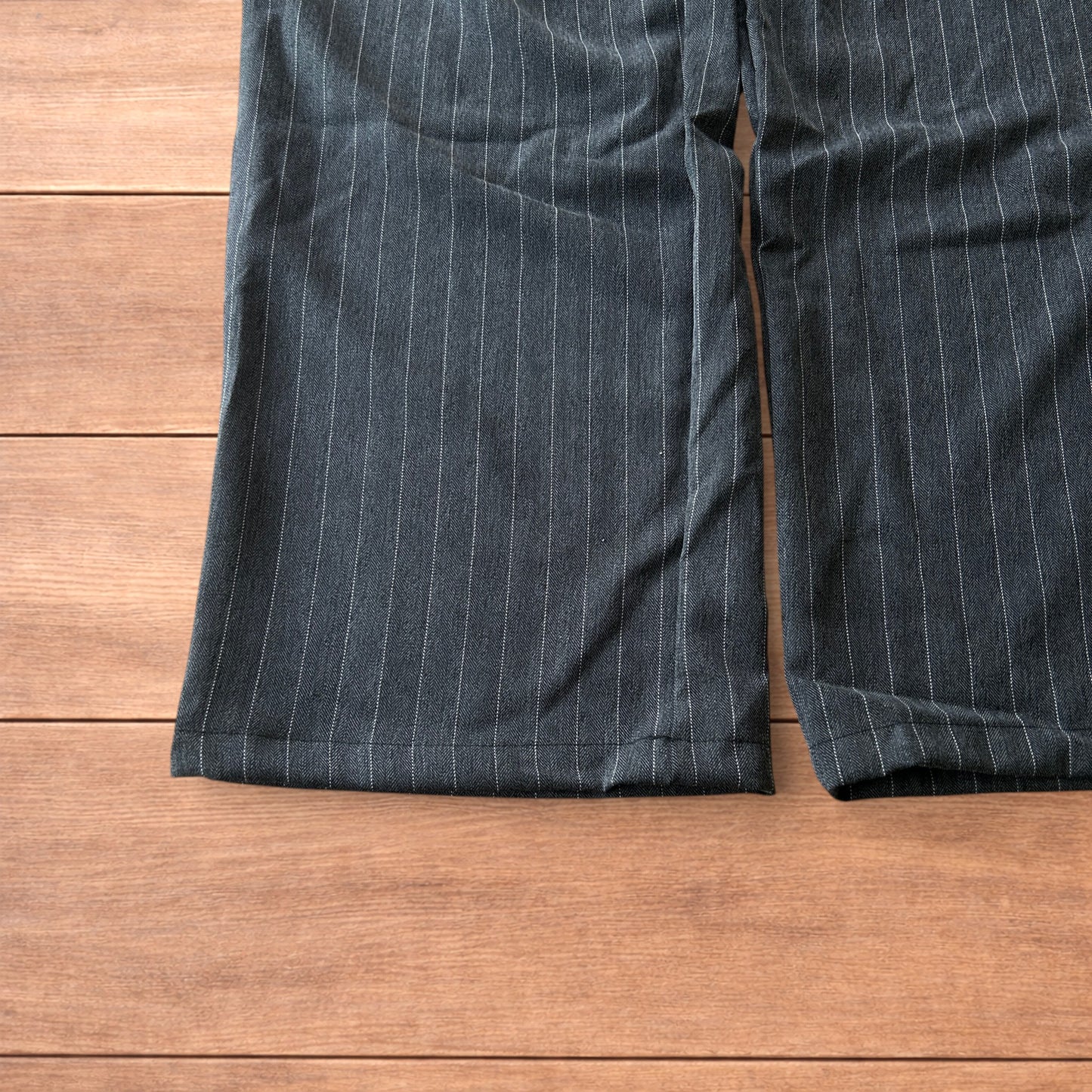 Lovely baggy wide leg pinstripe lounge pants trousers in dark grey.