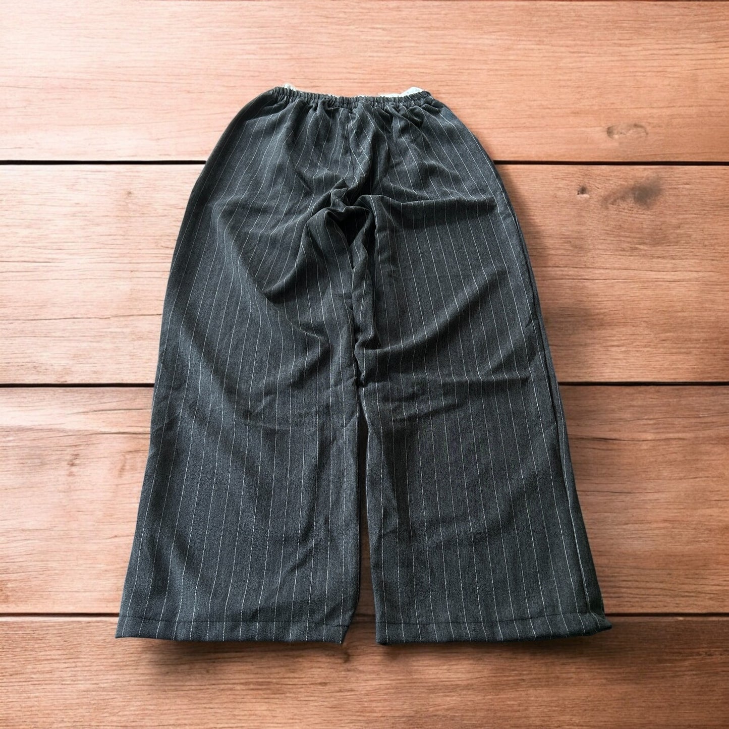 Lovely baggy wide leg pinstripe lounge pants trousers in dark grey.