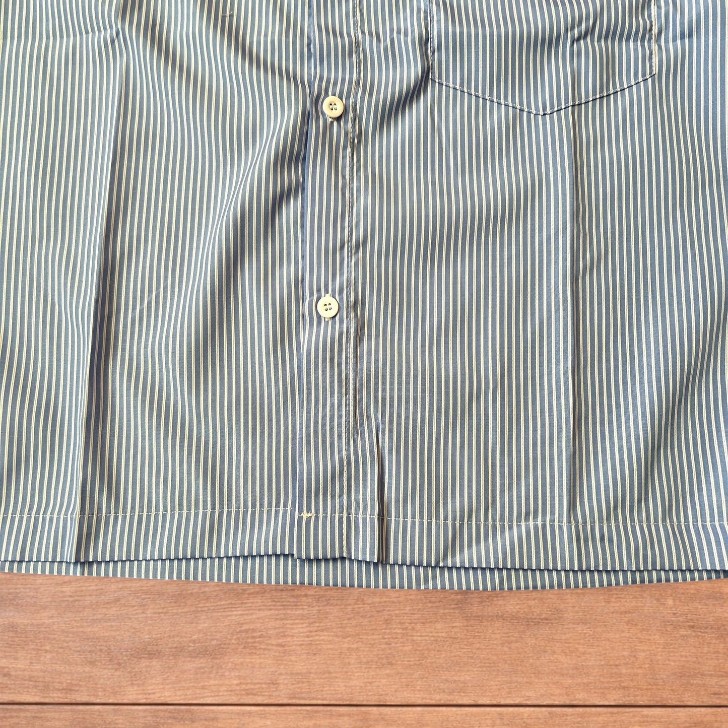 Lovely striped lightweight short sleeve button up shirt in blue/white.