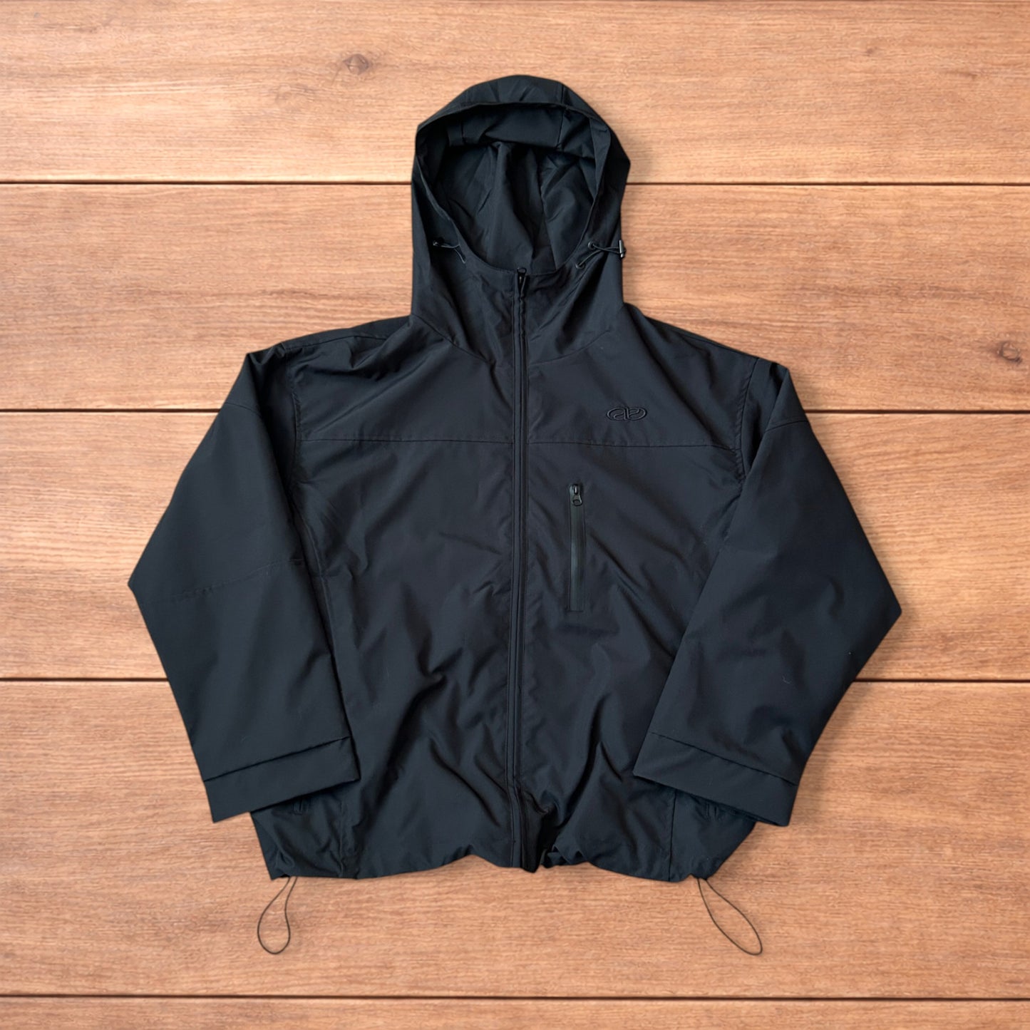 Incredible outdoor zip up shell jacket coat in black.