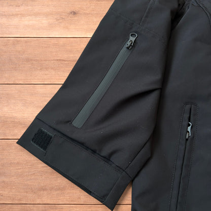 Incredible outdoor zip up shell jacket coat in black.