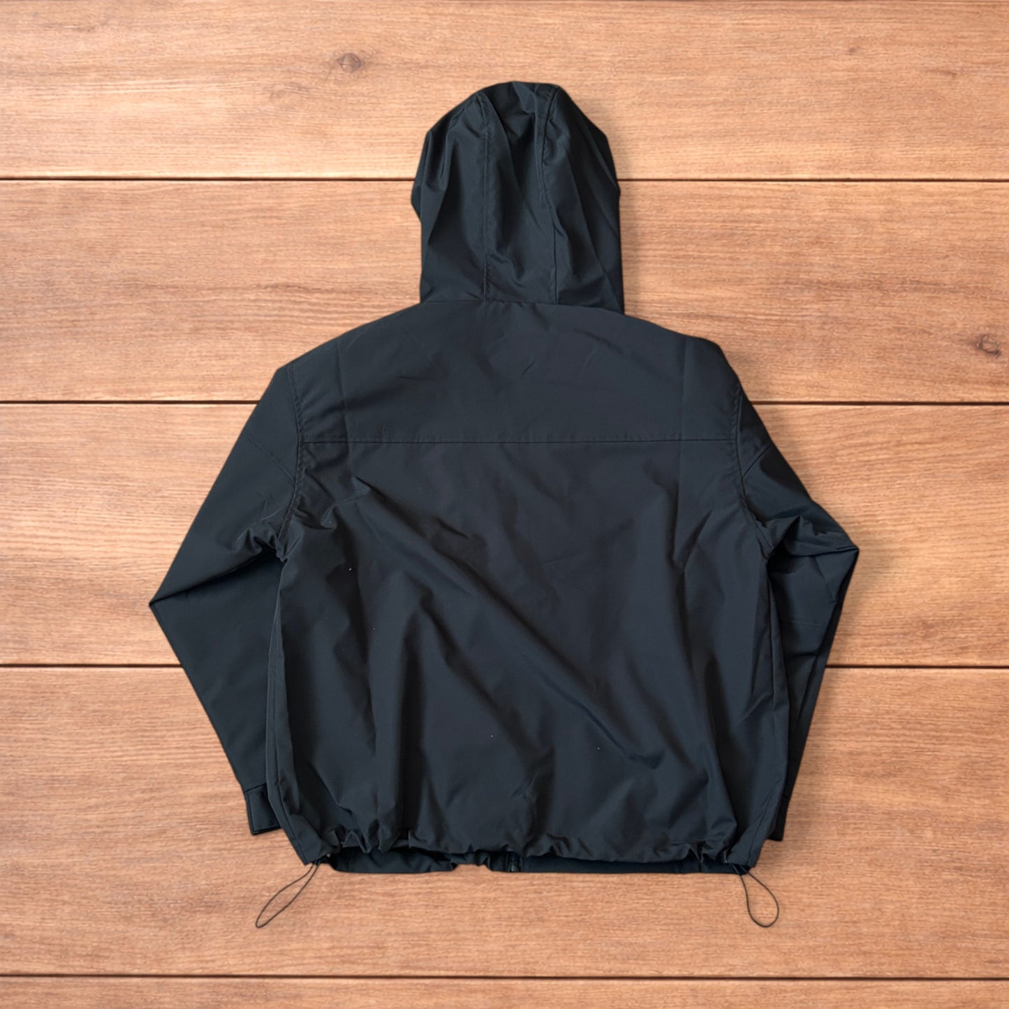 Incredible outdoor zip up shell jacket coat in black.