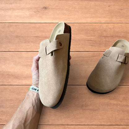 Lovely suede mules clogs shoes in beige/cream.