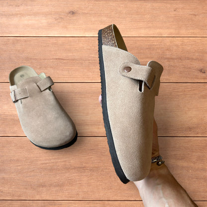 Lovely suede mules clogs shoes in beige/cream.
