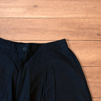 Super baggy wide leg linen shorts jorts in black.