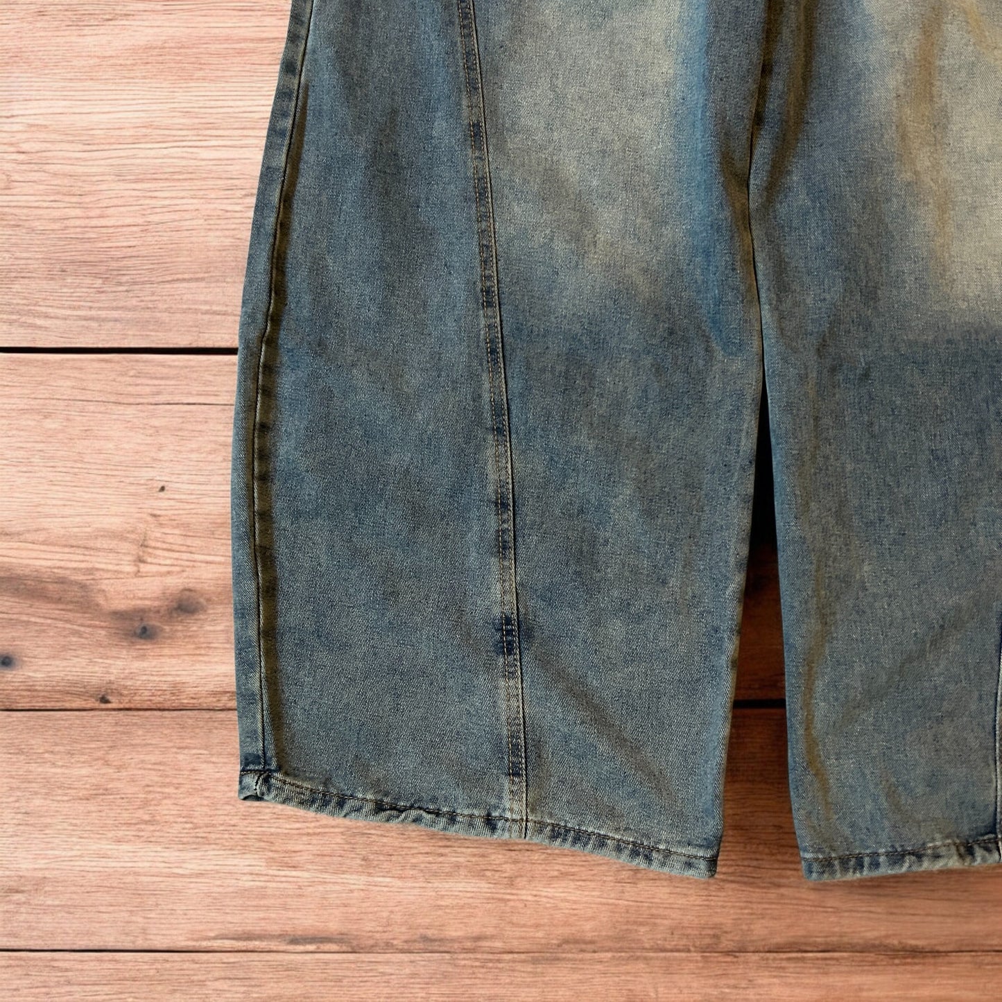 Incredible vintage style baggy wide leg skater fit jeans with fade in light blue.