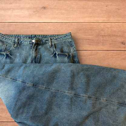 Incredible vintage style baggy wide leg skater fit jeans with fade in light blue.