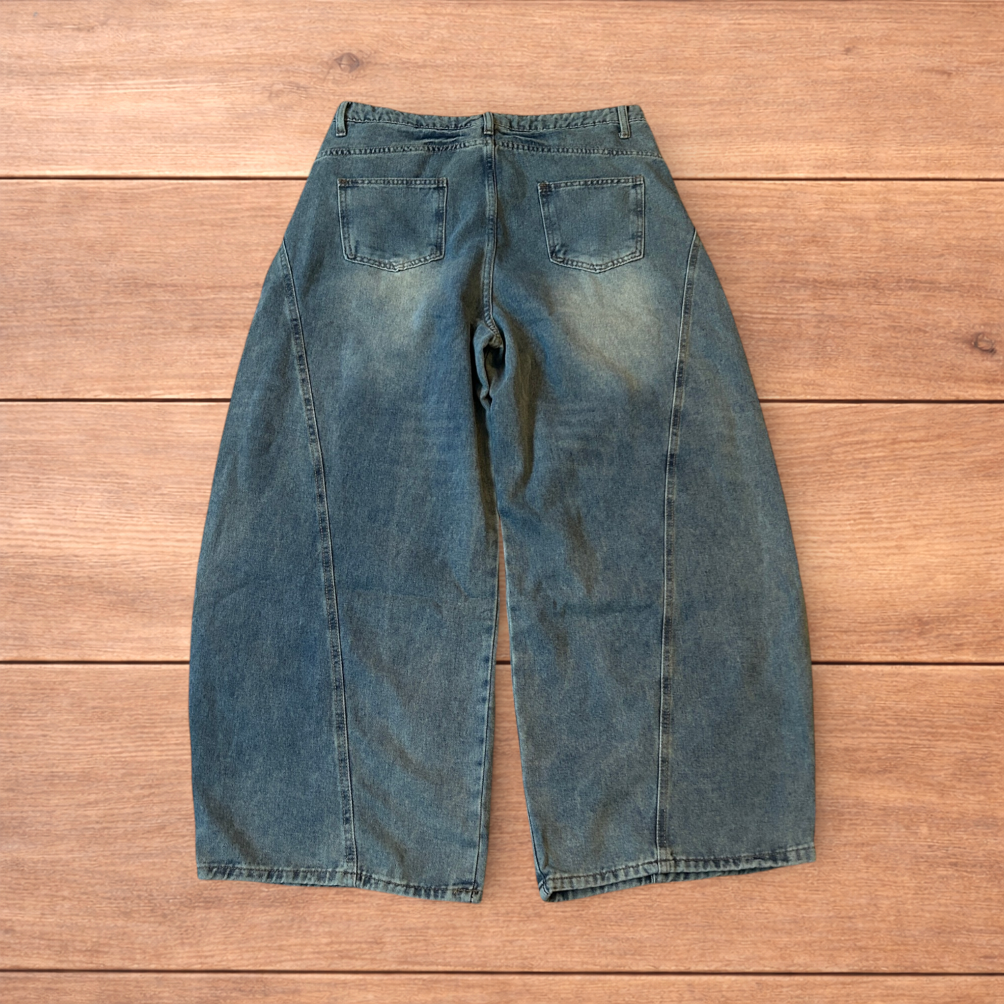 Incredible vintage style baggy wide leg skater fit jeans with fade in light blue.