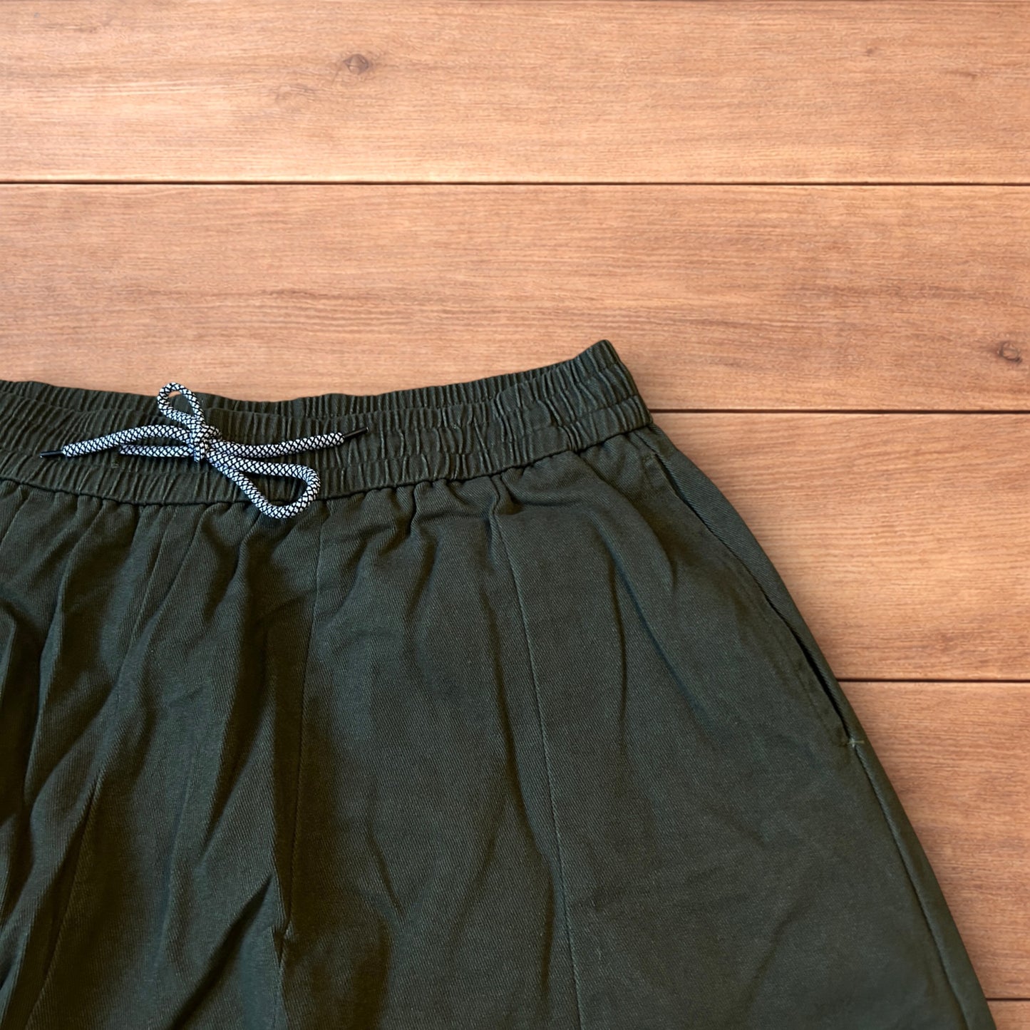 Incredible super baggy wide leg parachute trousers in khaki green.