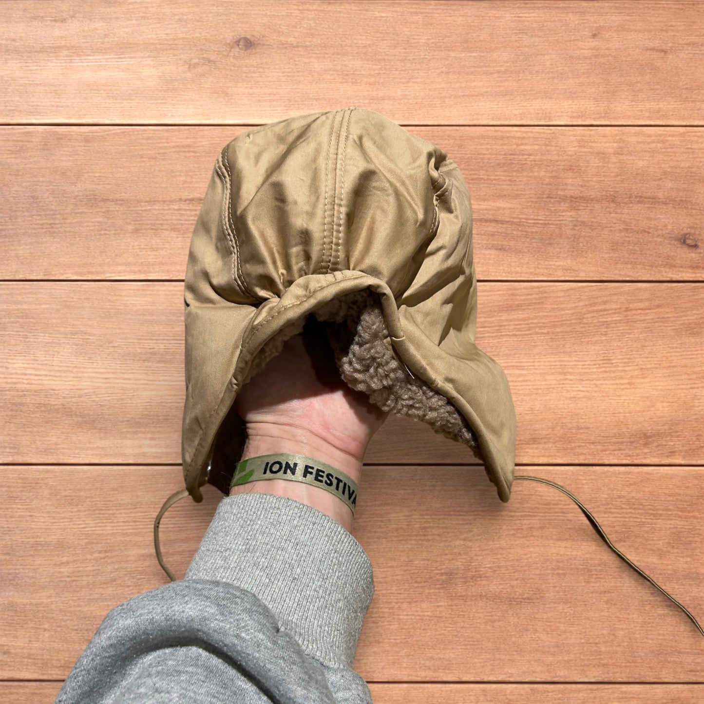 Insane Russian Trapper Korean padded fluffy hat cap in khaki/brown.
