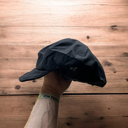 Vintage style newsboy painter flat cap beret in black.