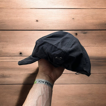 Vintage style newsboy painter flat cap beret in black.