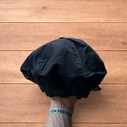 Vintage style newsboy painter flat cap beret in black.